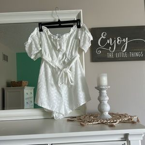 Off the shoulder Romper. Size Medium. White. Good Condition. Barely Worn.